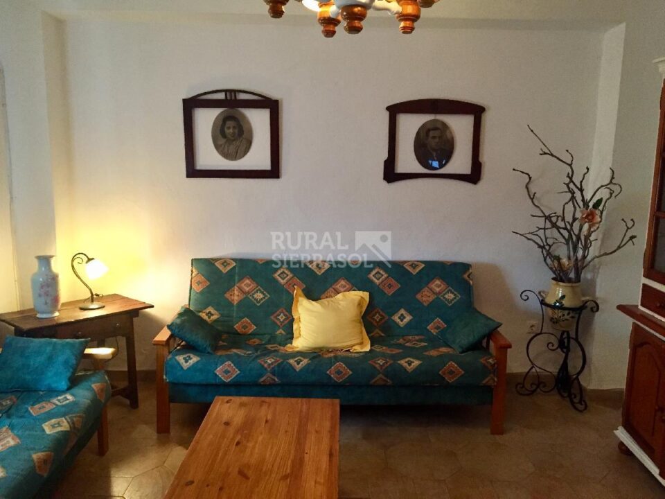 Bonita Casa Rural en Iznajar, con piscina, barbacoa y aire acondicionado - Imagen 9