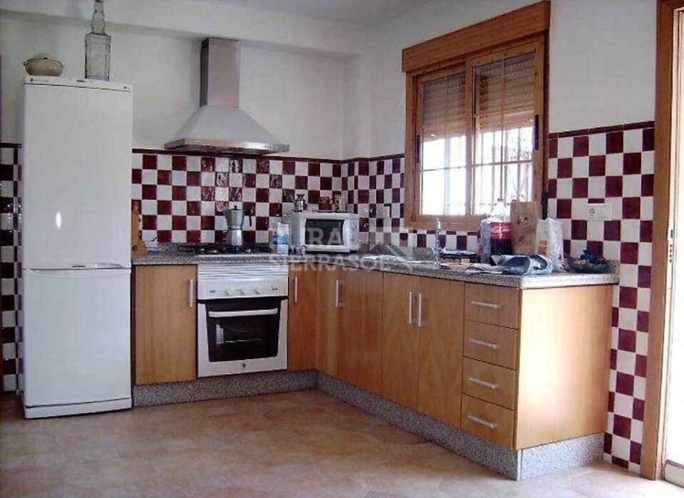 Bonita Casa Rural en Iznajar, con piscina, barbacoa y aire acondicionado - Imagen 13