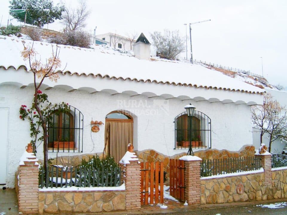 Espléndida Casa Cueva en Hinojares, con jacuzzi, piscina y barbacoa - Imagen 14