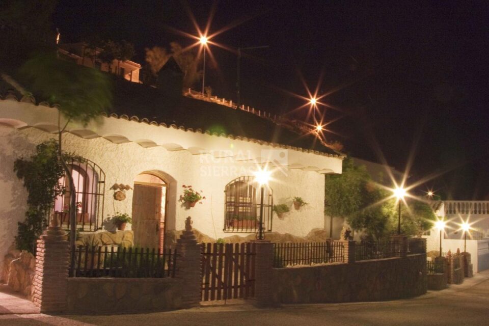 Espléndida Casa Cueva en Hinojares, con jacuzzi, piscina y barbacoa - Imagen 15