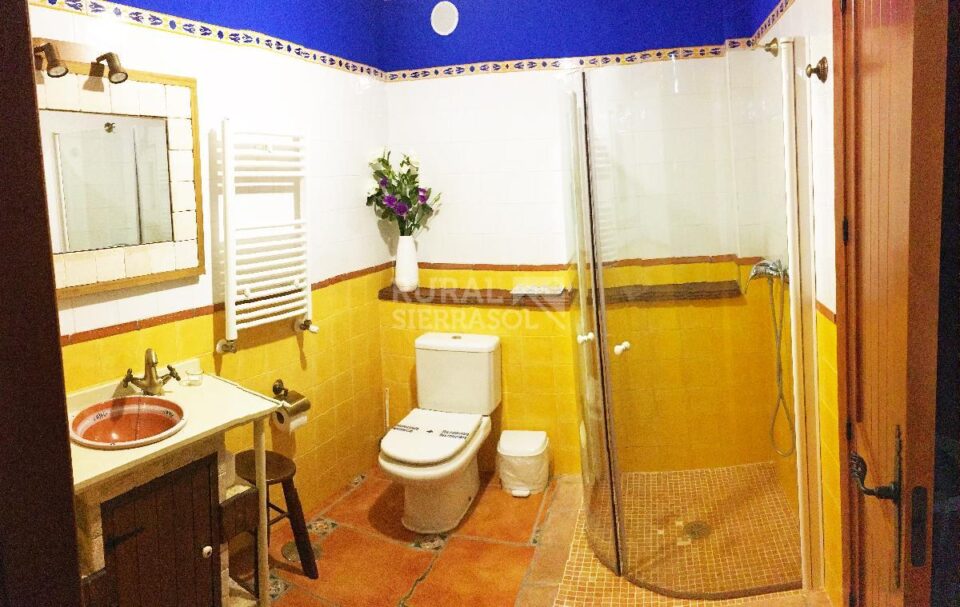 Bonita Casa Rural en Hinojares, con jacuzzi, piscina y wifi - Imagen 5