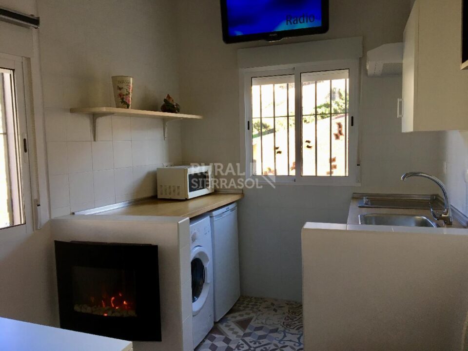 Coqueto Alojamiento Rural en Setenil de las Bodegas, con calefacción y wifi - Imagen 3