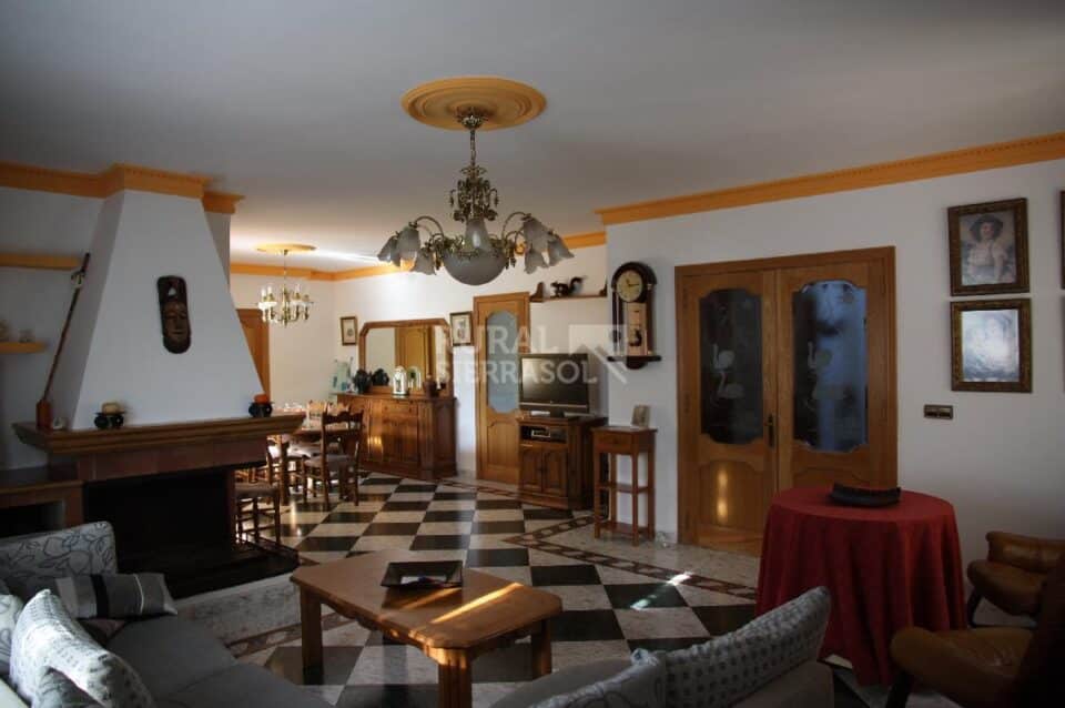 Maravillosa Villa junto al Parque Natural de Cazorla, con piscina, chimenea y pista de tenis - Imagen 12