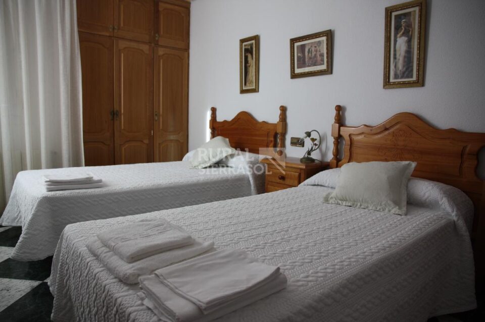Maravillosa Villa junto al Parque Natural de Cazorla, con piscina, chimenea y pista de tenis - Imagen 15
