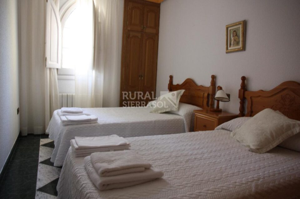Maravillosa Villa junto al Parque Natural de Cazorla, con piscina, chimenea y pista de tenis - Imagen 16