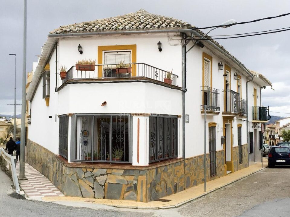 Acogedora Casa de Pueblo en Encinas Reales - Imagen 3