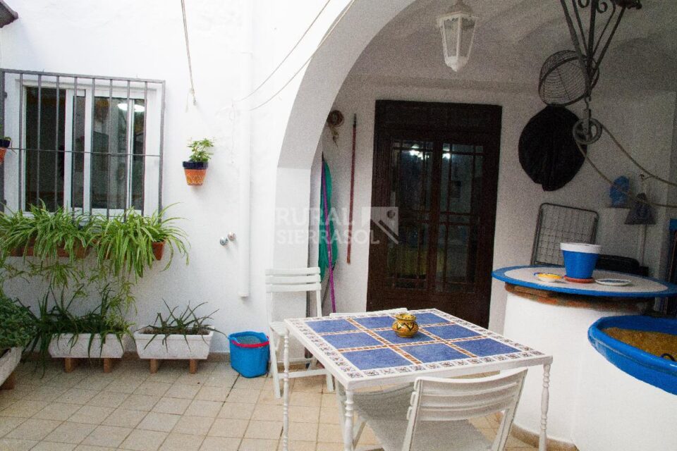 Acogedora Casa de Pueblo en Encinas Reales - Imagen 13