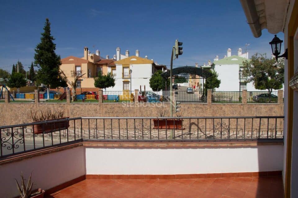 Acogedora Casa de Pueblo en Encinas Reales - Imagen 22