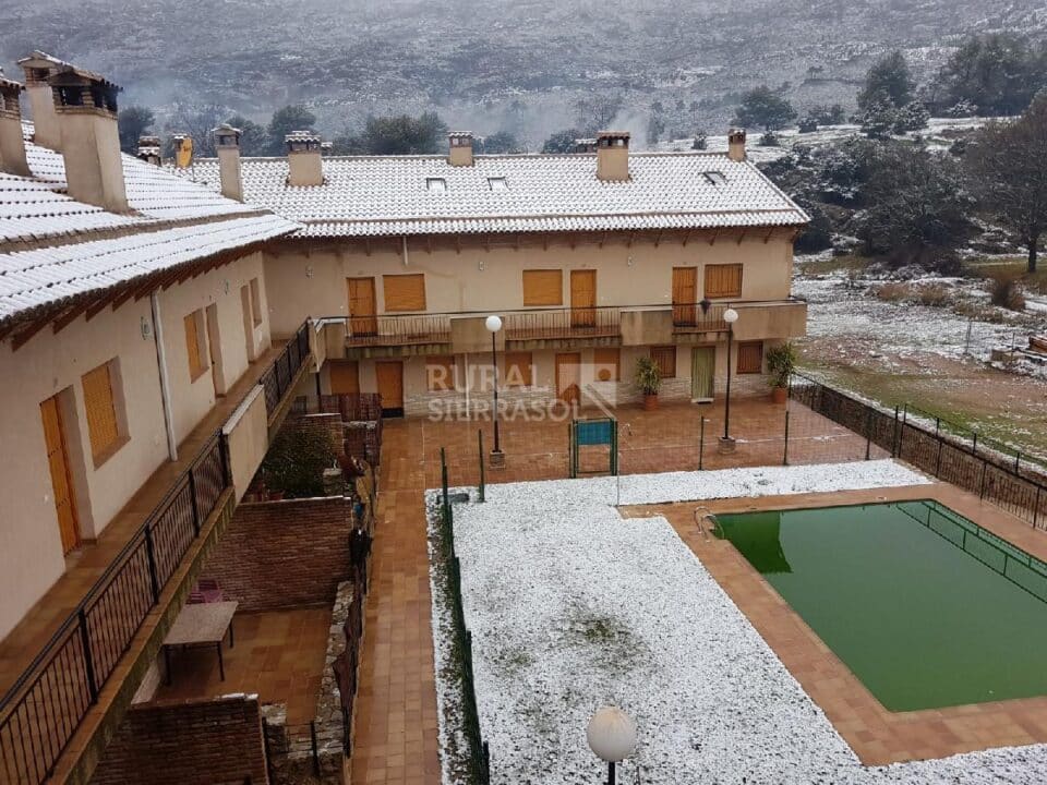 Acogedor Apartamento Rural en Arroyo Frío, con piscina, aire acondicionado y chimenea - Imagen 11