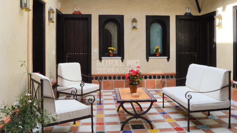 Hotel rural en Alcalá del Valle, con mucho encanto - Imagen 4