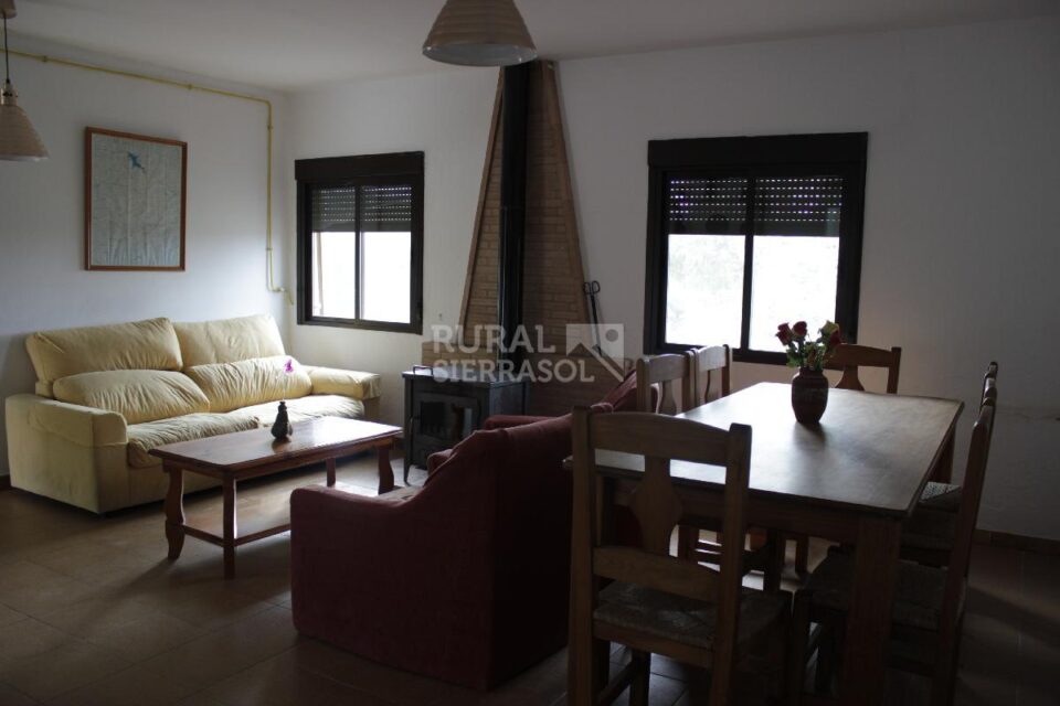 Maravillosa casa rural en Prado del Rey, con piscina y amplios espacios exteriores - Imagen 4