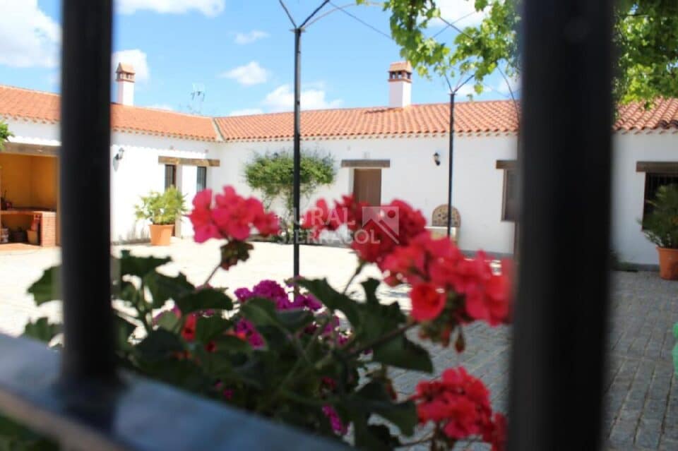 Magnífica Casa Rural en Pozoblanco, con piscina y barbacoa - Imagen 5