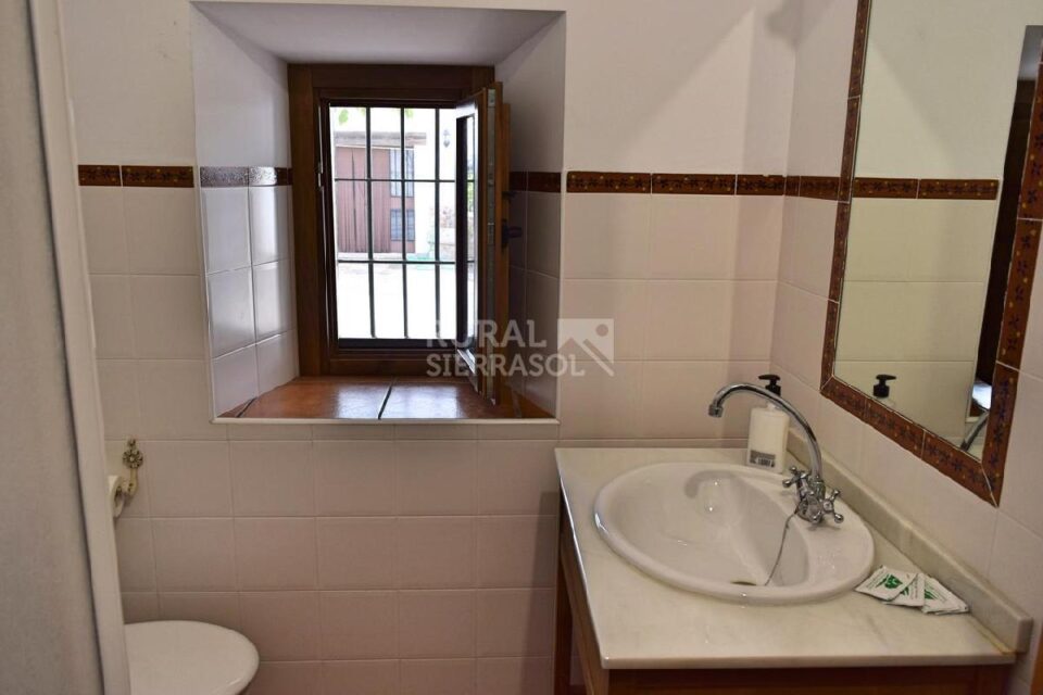 Magnífica Casa Rural en Pozoblanco, con piscina y barbacoa - Imagen 8