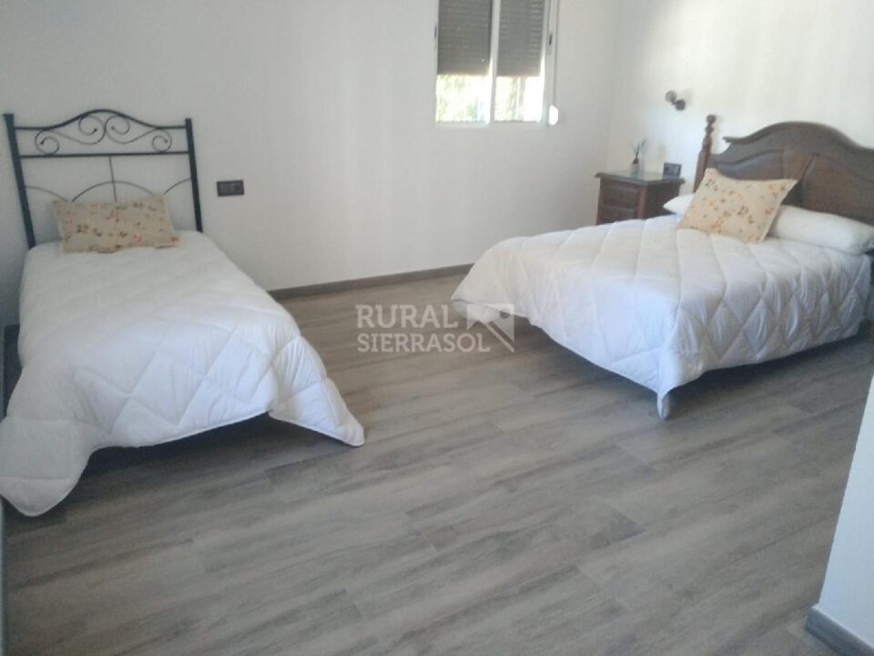 Magnifica Casa Rural en Prado del Rey, con piscina, barbacoa y aire acondicionado - Imagen 34