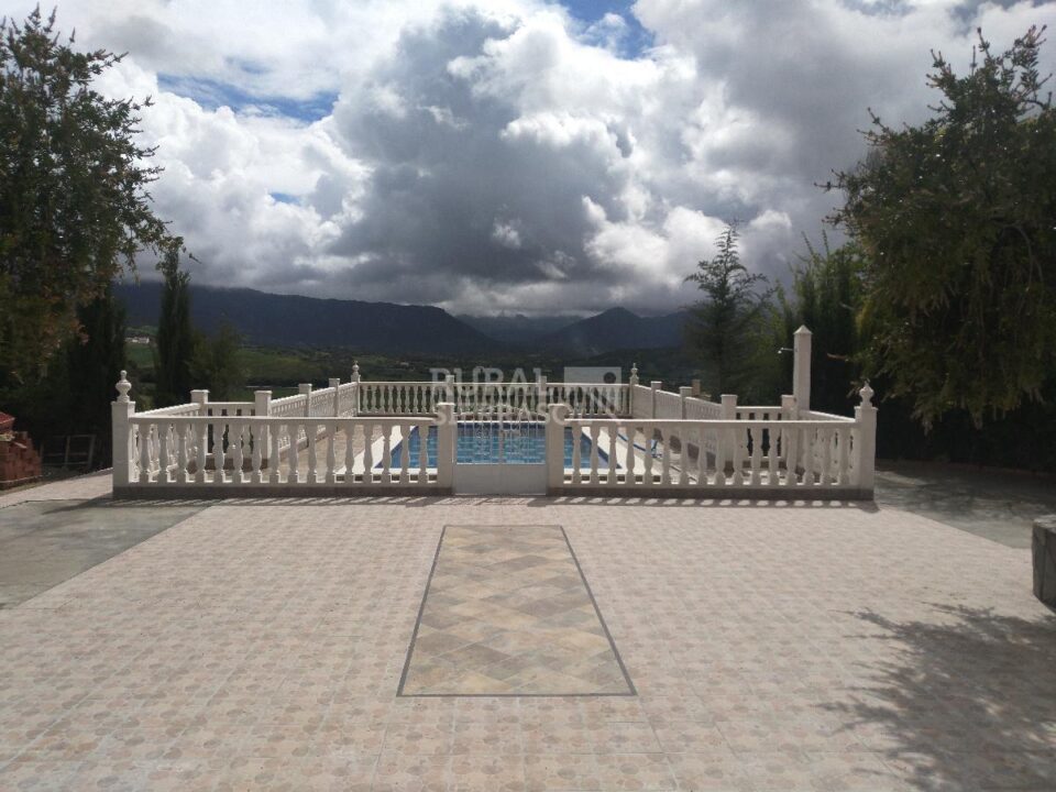Magnifica Casa Rural en Prado del Rey, con piscina, barbacoa y aire acondicionado - Imagen 38