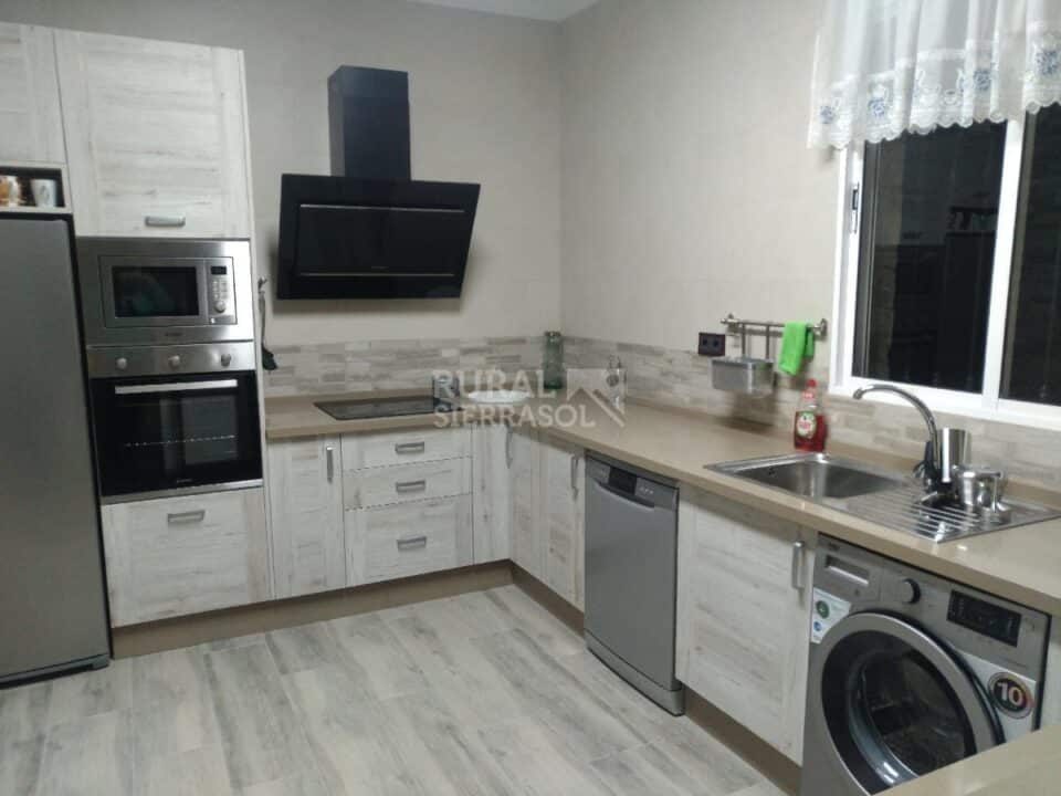 Magnifica Casa Rural en Prado del Rey, con piscina, barbacoa y aire acondicionado - Imagen 41