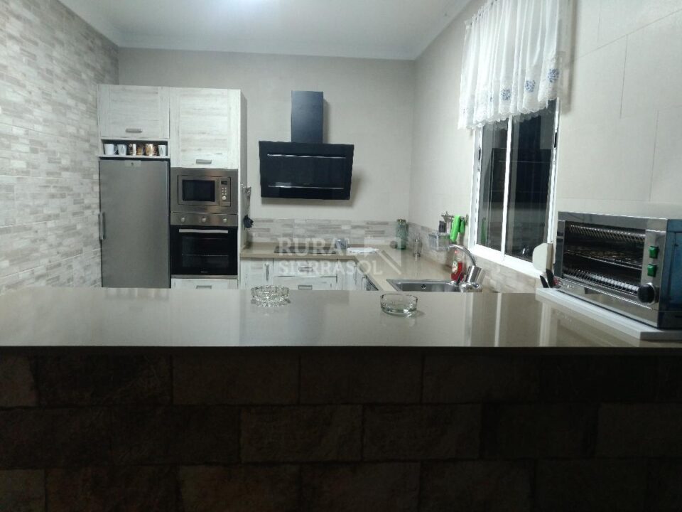 Magnifica Casa Rural en Prado del Rey, con piscina, barbacoa y aire acondicionado - Imagen 43