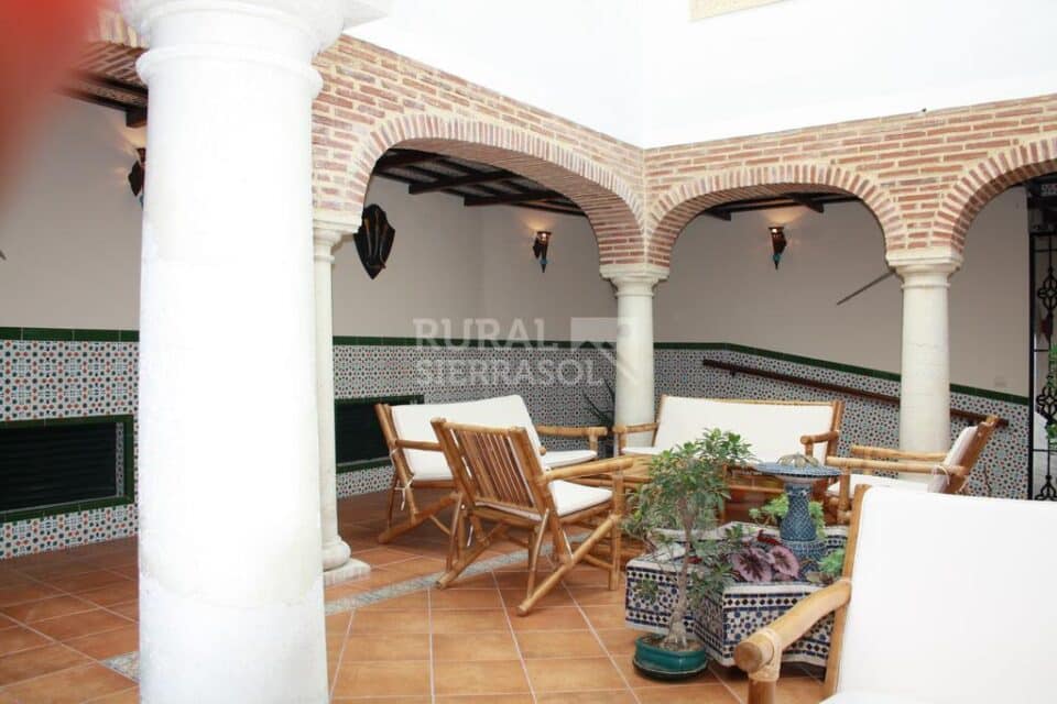 Majestuosa Casa Rural de estilo andalusí, en Medina Sidonia - Imagen 4