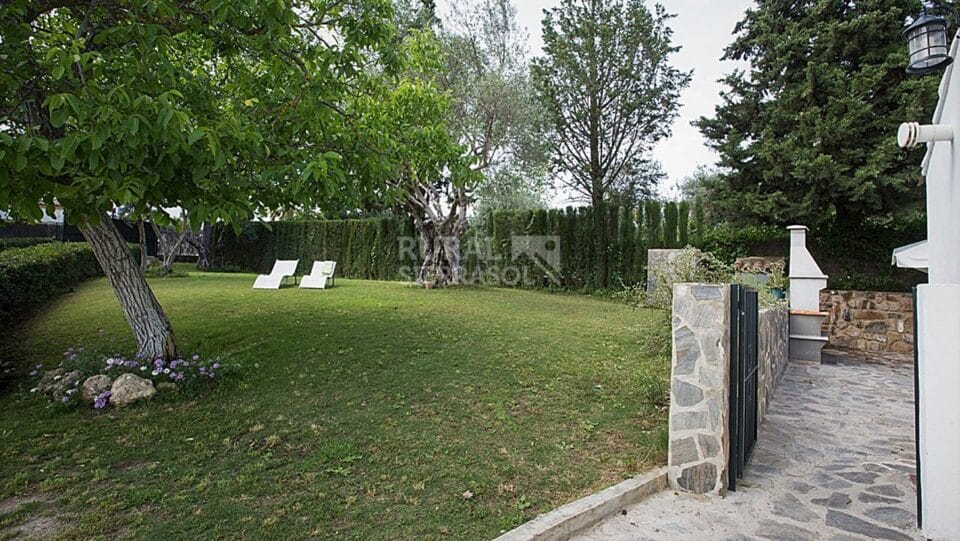 Conjunto de dos Casas Rurales en El Bosque con chimenea y barbacoa - Imagen 40