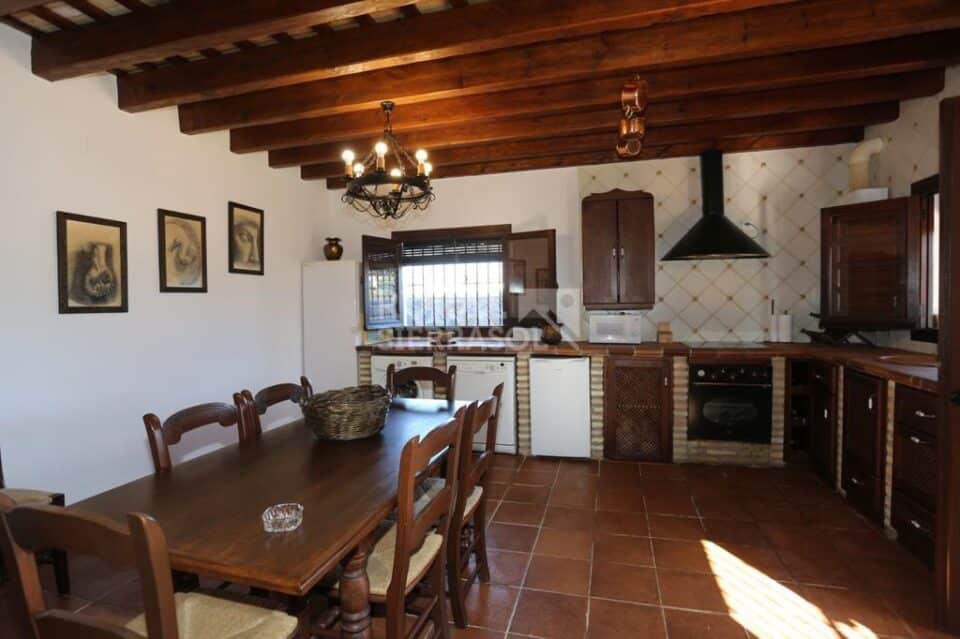 Magnífica Villa en Conil, con piscina y bañera hidromasaje - Imagen 9