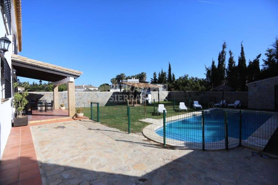 Magnífica Villa en Conil, con piscina y bañera hidromasaje - Imagen 19