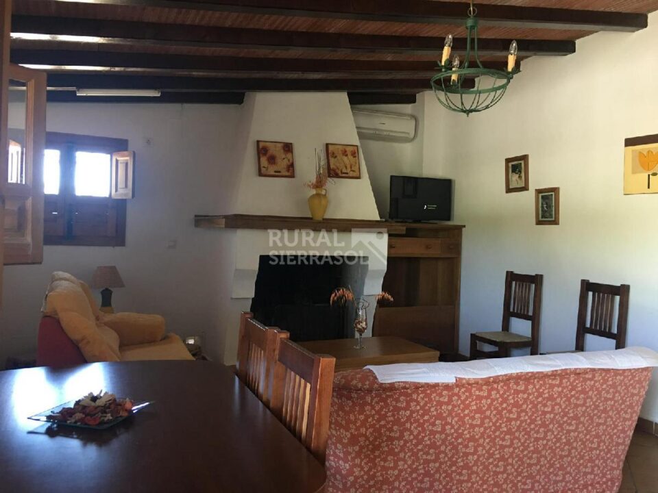 Casa Rural de Estilo Rústico, en Prado del Rey - Imagen 8