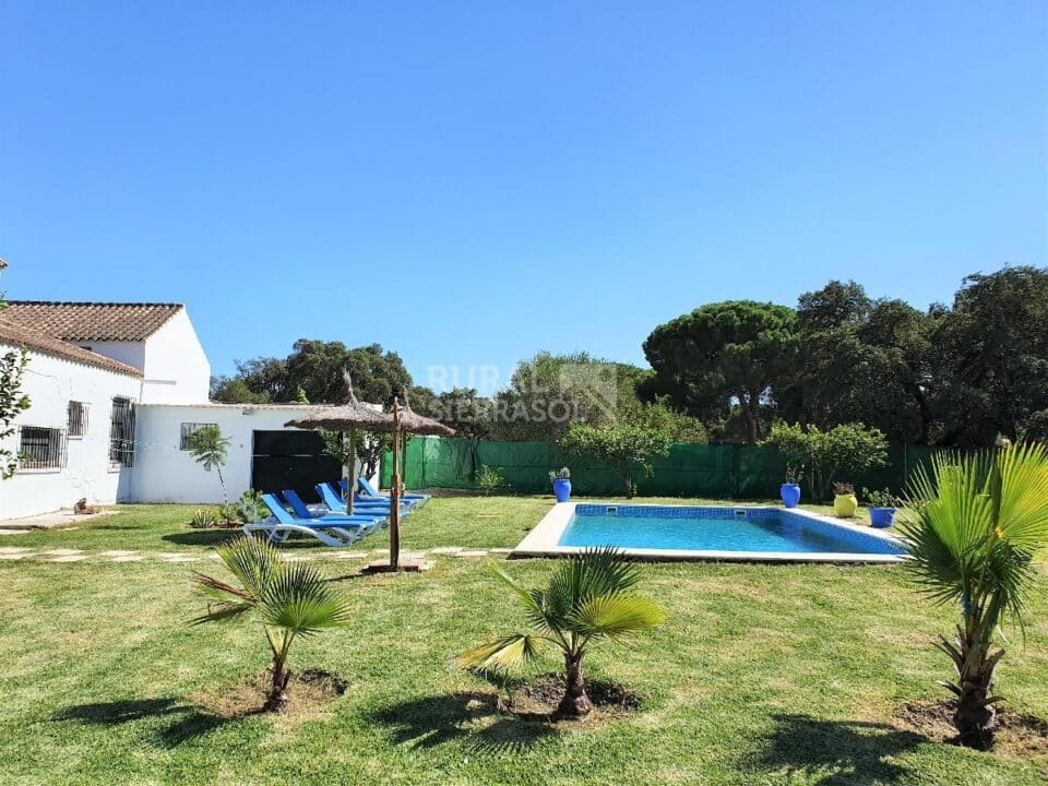 Magnífica Casa Rural con piscina y amplio jardín, en Arcos de la Frontera - Imagen 3