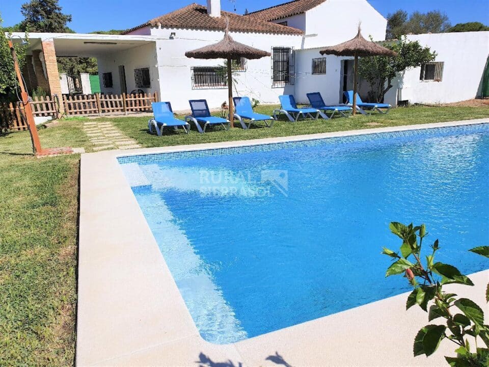 Magnífica Casa Rural con piscina y amplio jardín, en Arcos de la Frontera - Imagen 4