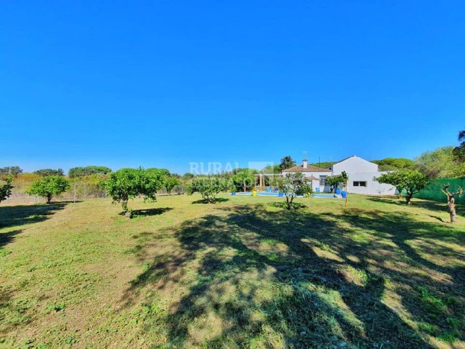 Magnífica Casa Rural con piscina y amplio jardín, en Arcos de la Frontera - Imagen 8