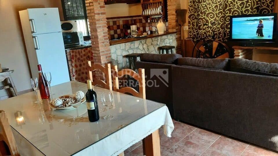 Acogedora Casa Rural con piscina y aire acondicionado, en El Gastor - Imagen 13