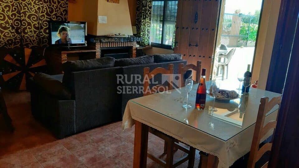 Acogedora Casa Rural con piscina y aire acondicionado, en El Gastor - Imagen 14
