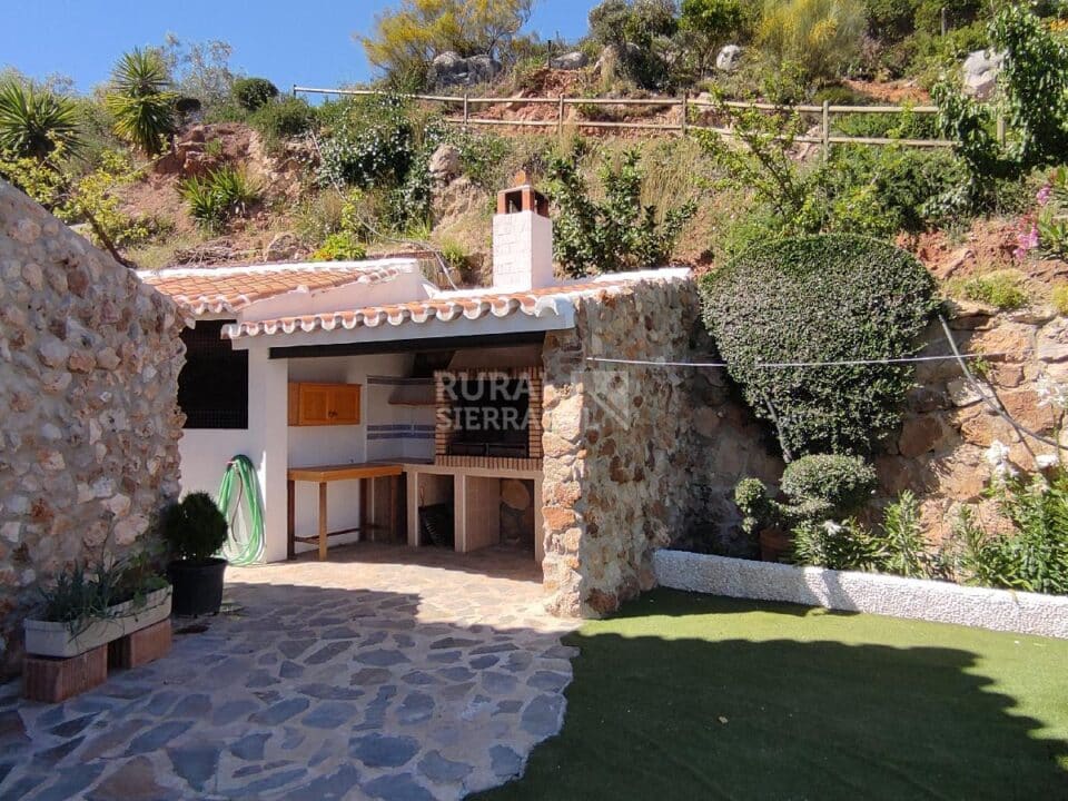Estupenda Villa rodeada de naturaleza en el corazón de La Axarquía - Imagen 5