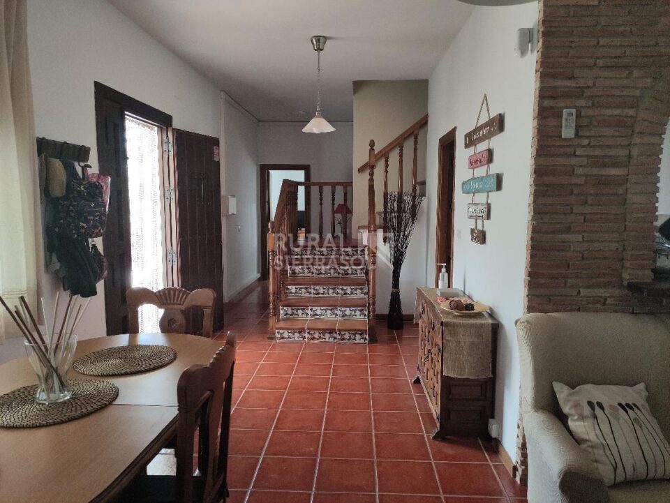 Estupenda Villa rodeada de naturaleza en el corazón de La Axarquía - Imagen 11