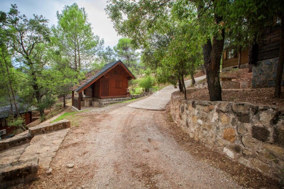 Confortable Cabaña de Madera en Arroyo Frío, para 4 personas, con piscina y aire acodicionado - Imagen 30