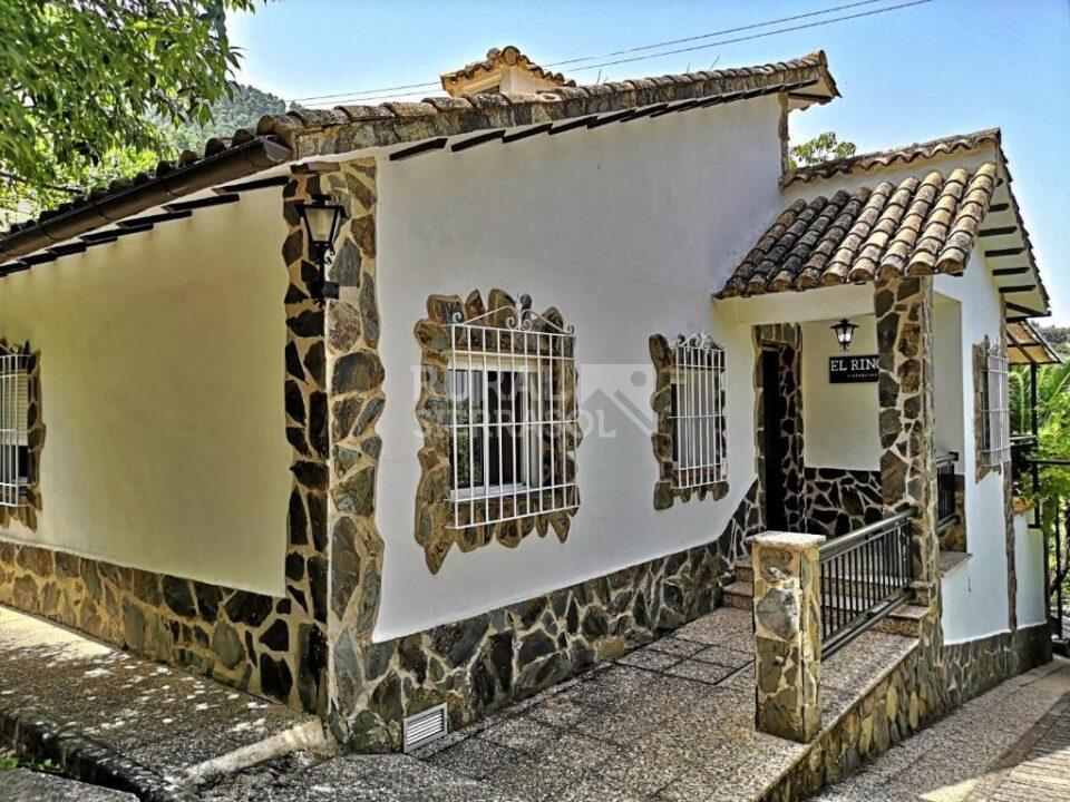 Espléndida Casa Rural en La iruela, con piscina privada, aire acondicionado y barbacoa - Imagen 5