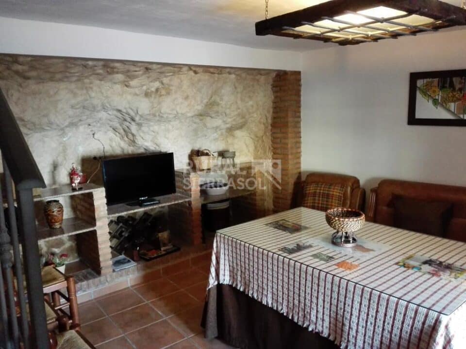 Encantadora Vivienda Rural en Pozo Alcón, con chimenea y calefacción - Imagen 5