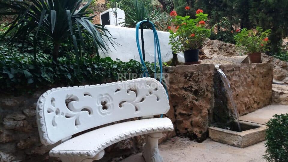Magnífica Casa Rural en Villanueva del Arzobispo, con piscina y amplios jardines - Imagen 11