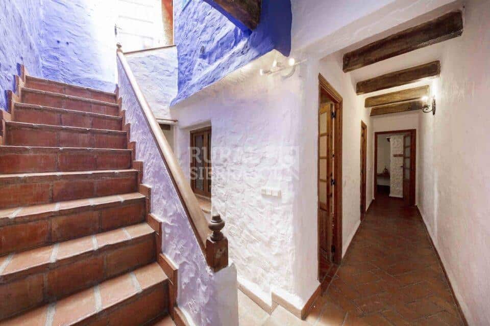 Escaleras de casa rural en Benaocaz (referencia 1248)