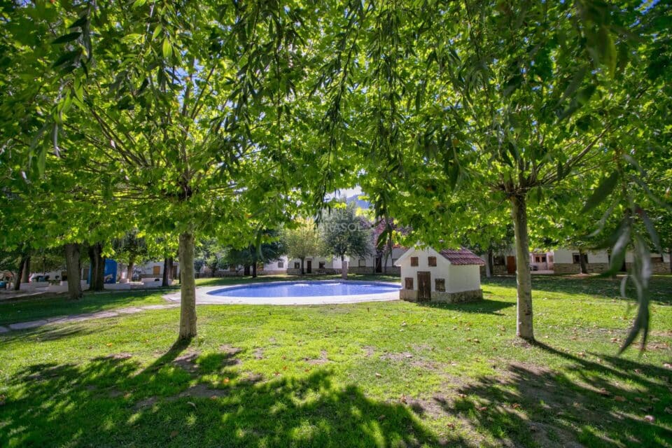 Fascinante Alojamiento Rural para 6 personas, en Arroyo Frío, con piscina, aire acondicionado y 3 baños - Imagen 6