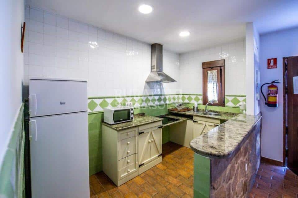 Precioso Alojamiento Rural en Cardeña, con piscina, aire acondicionado, spa - Imagen 6