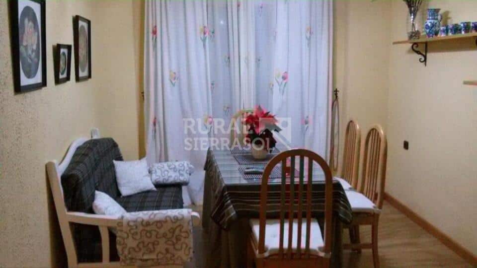 Cómoda Casa Rural en Prado del Rey, con chimenea y barbacoa - Imagen 6