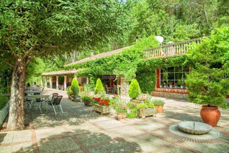 Acogedora Casa Rural en Coto Ríos, con piscina, amplios jardines y wifi - Imagen 59
