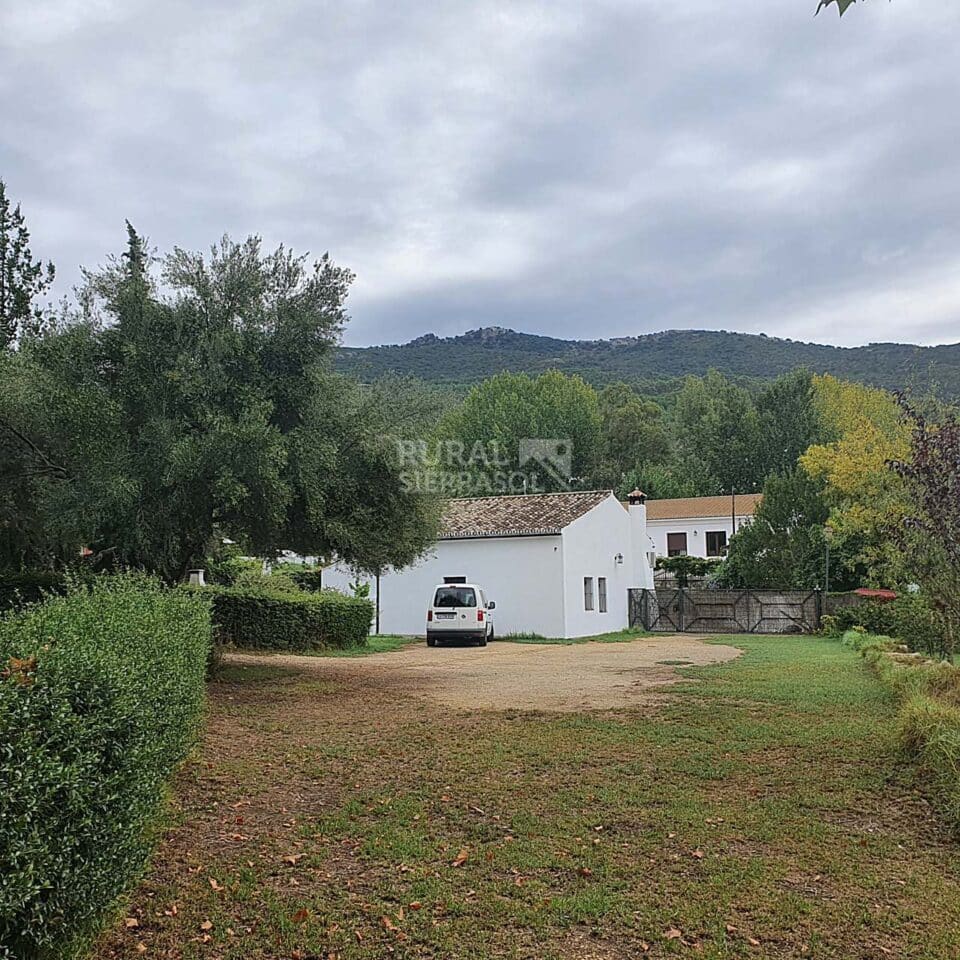 Conjunto de dos Casas Rurales en El Bosque con chimenea y barbacoa - Imagen 63
