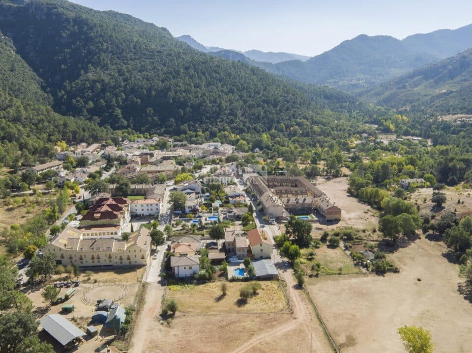 Fascinante Alojamiento Rural para 6 personas, en Arroyo Frío, con piscina, aire acondicionado y 3 baños - Imagen 57