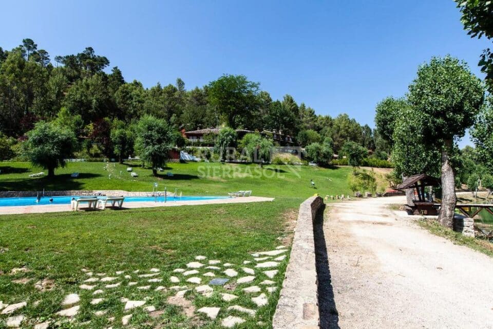 Acogedora Casa Rural en Coto Ríos, con piscina, amplios jardines y wifi - Imagen 65