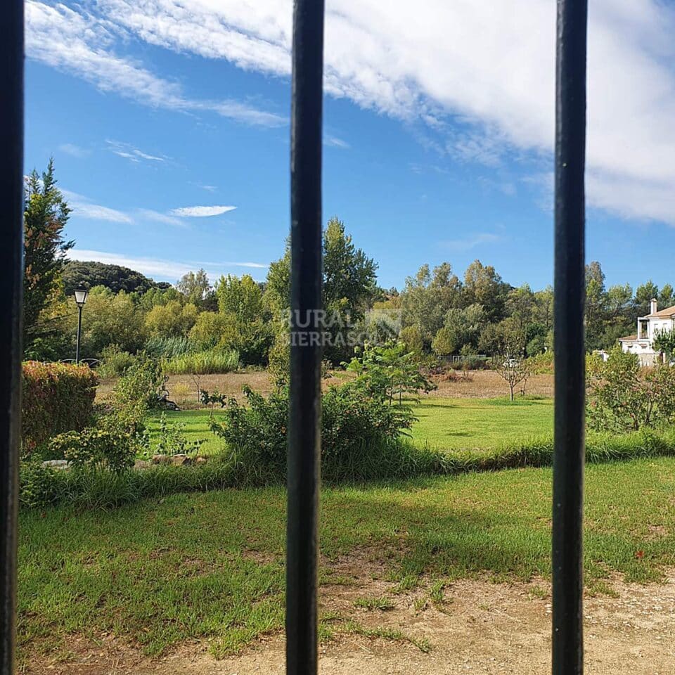 Conjunto de dos Casas Rurales en El Bosque con chimenea y barbacoa - Imagen 7
