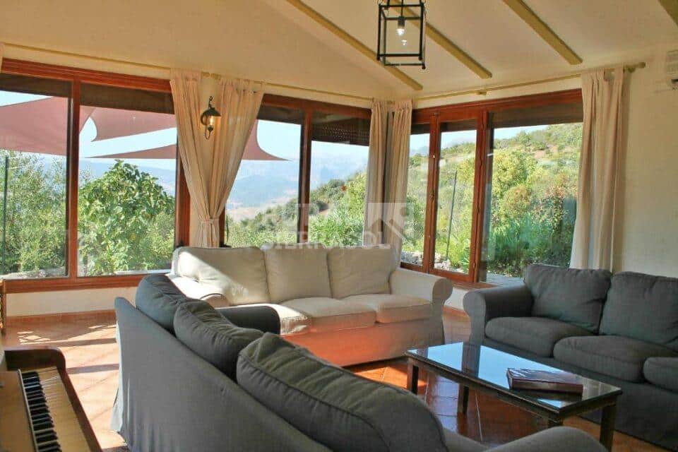 Excepcional Cortijo en El Gastor con piscina, chimenea y calefacción central - Imagen 7