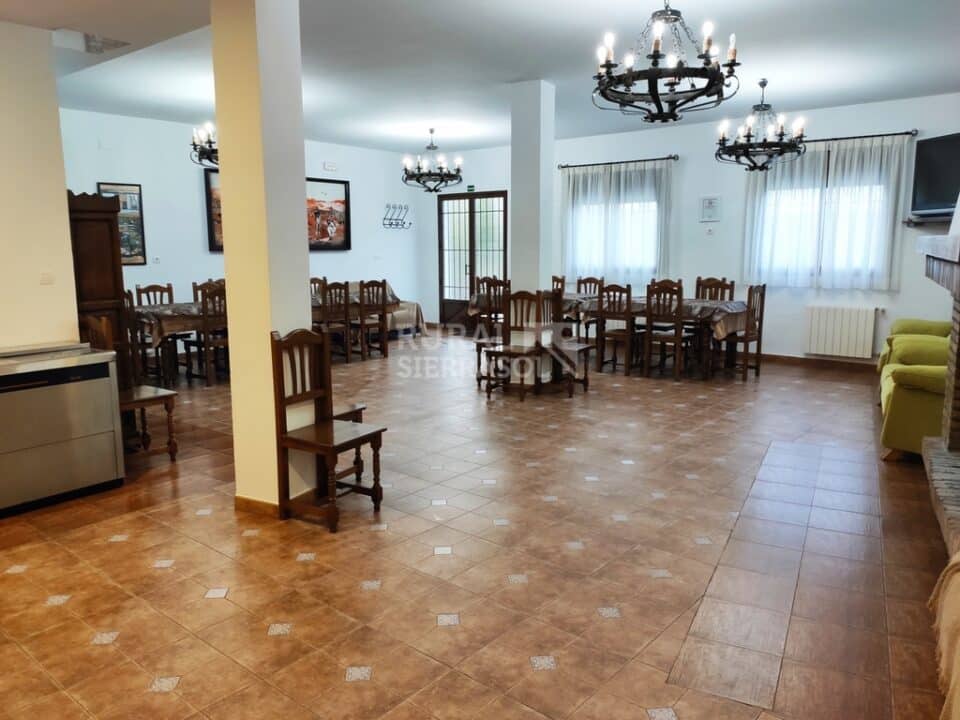 Conjunto Rural en Alcalá la Real, con amplio salón de reuniones - Imagen 104