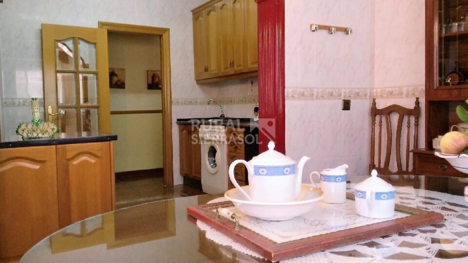 Acogedora Vivienda Rural en Jodar, con piscina vallada, aire acondicionado y barbacoa - Imagen 5