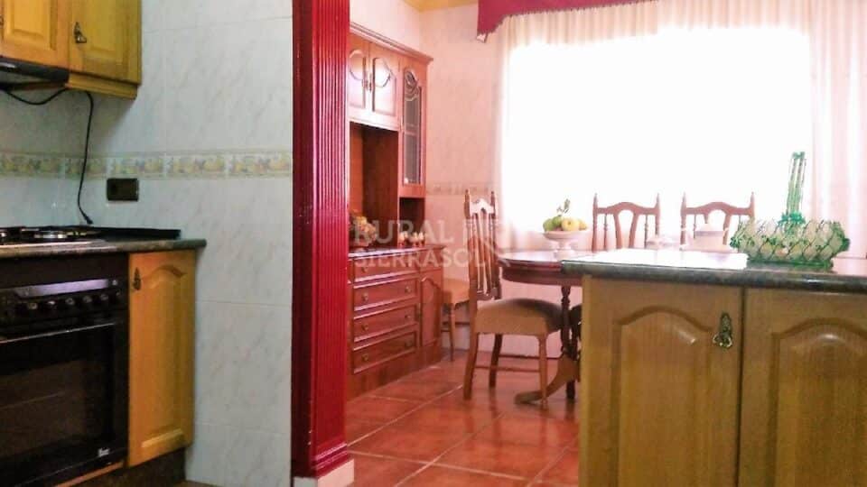 Acogedora Vivienda Rural en Jodar, con piscina vallada, aire acondicionado y barbacoa - Imagen 7
